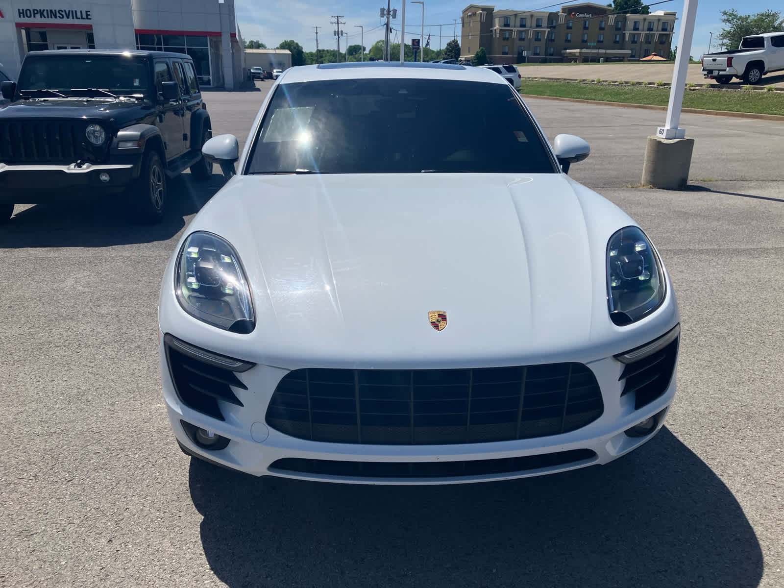 Used 2018 Porsche Macan S w/ Premium Package Plus AWD/4WD image 2