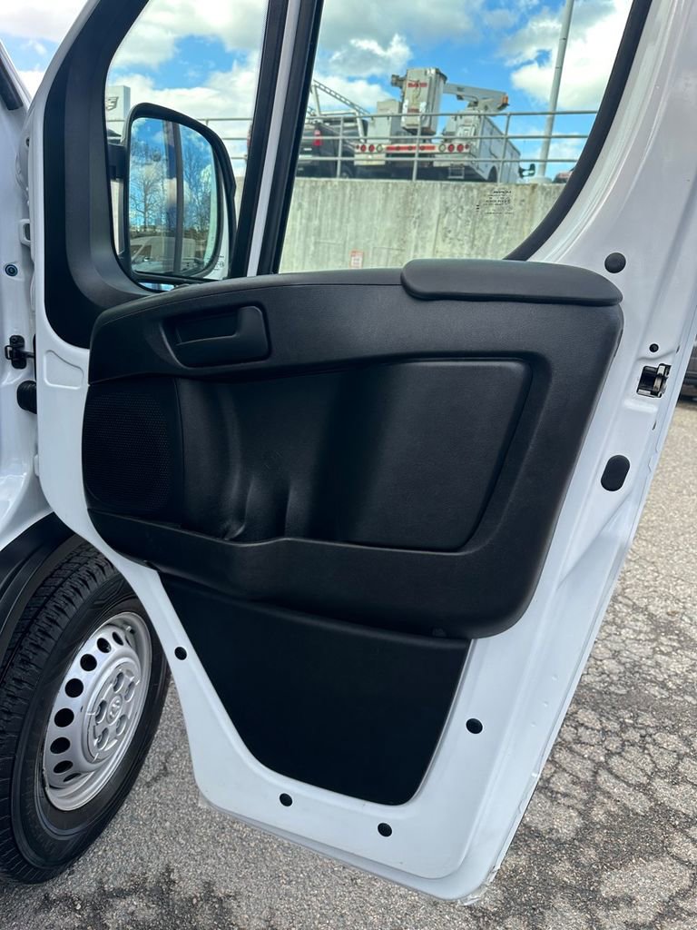 Used 2024 RAM ProMaster 2500 w/ Convenience Group FWD image 24
