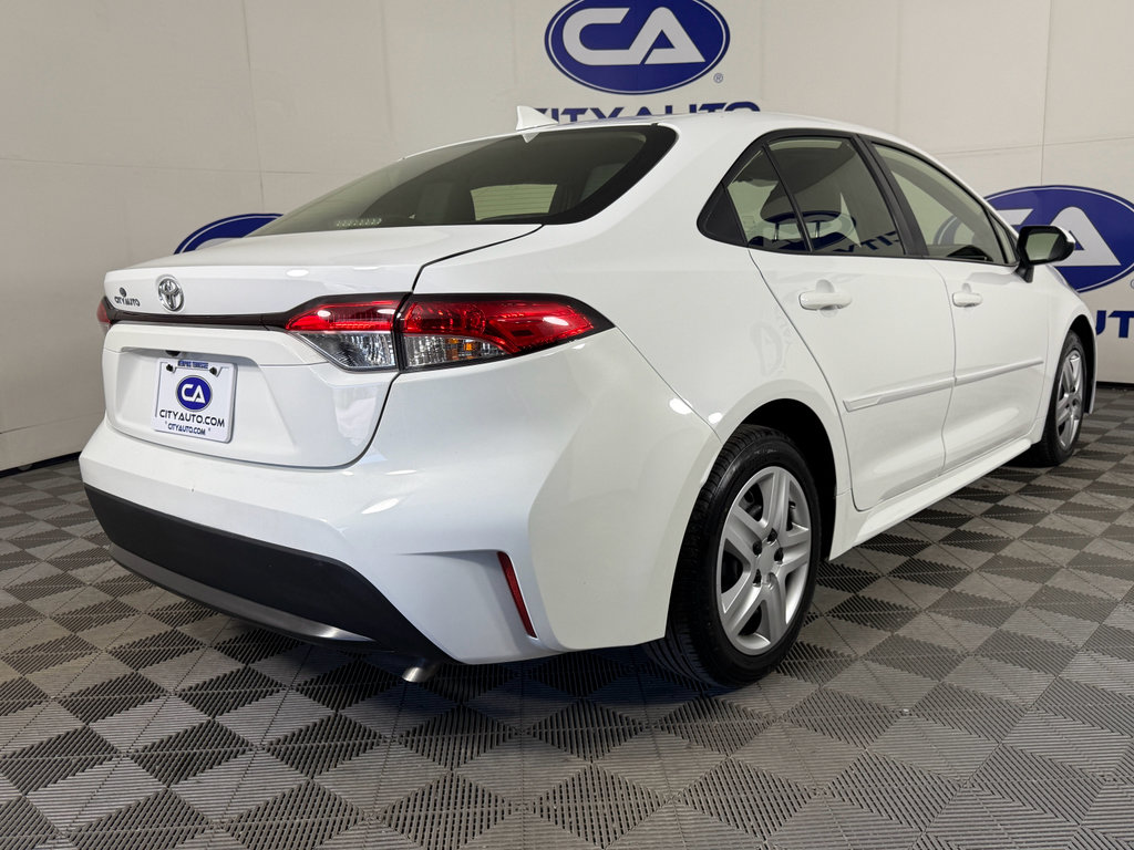 Used 2022 Toyota Corolla LE image 4