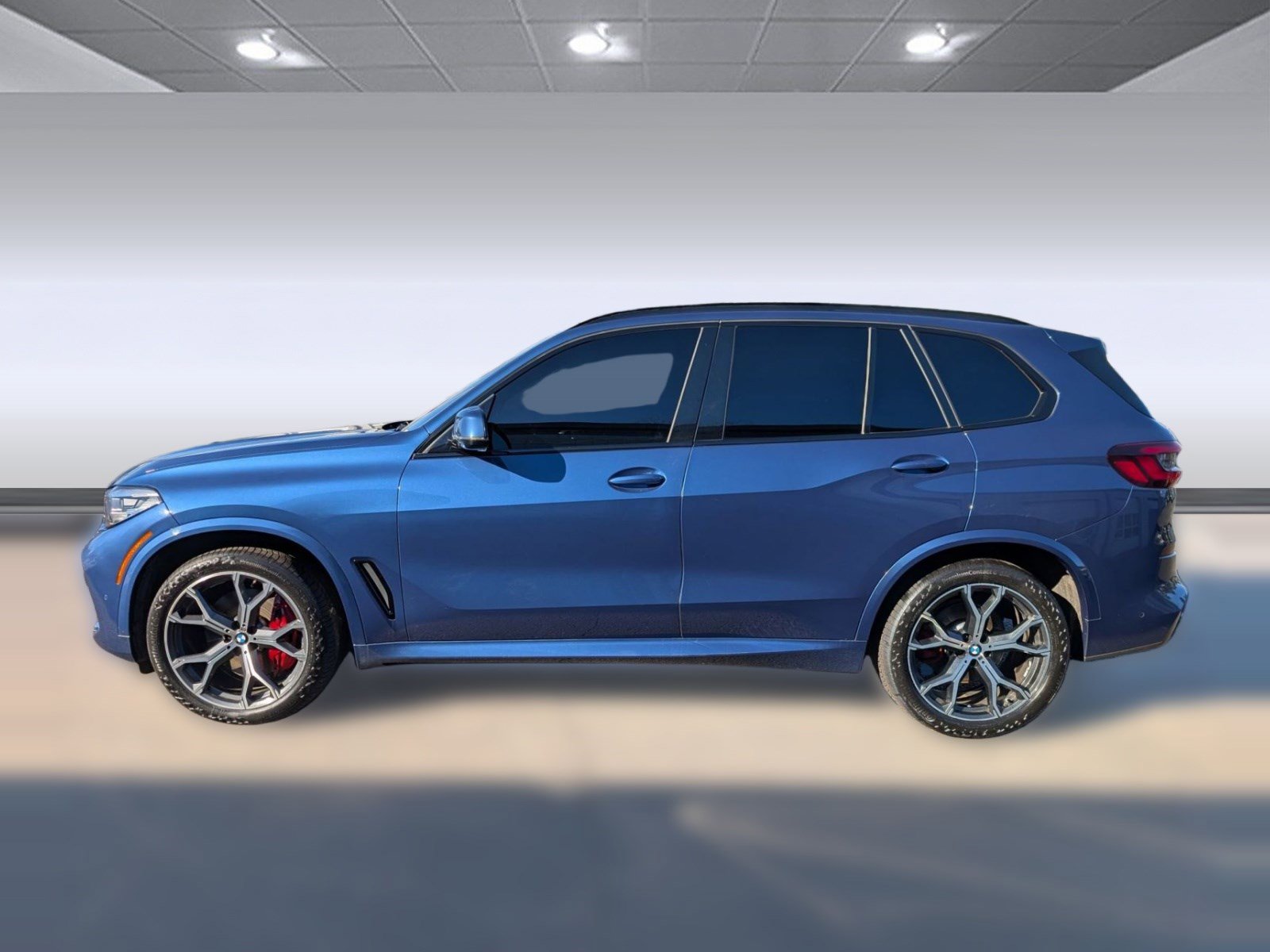 Used 2023 BMW X5 xDrive40i w/ M Sport Package image 2