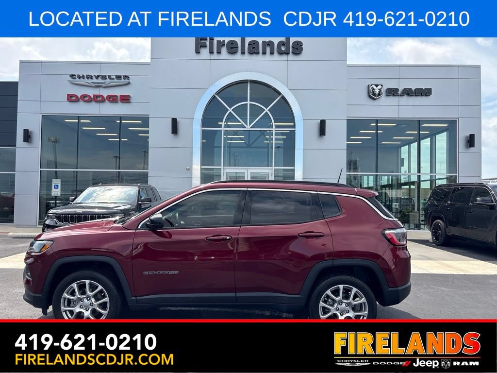 Used 2022 Jeep Compass Latitude AWD/4WD image 2