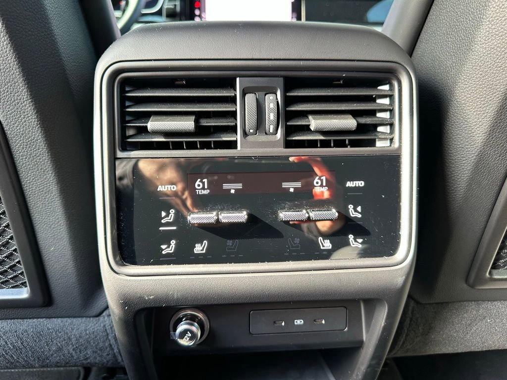 Used 2025 Porsche Cayenne S image 38