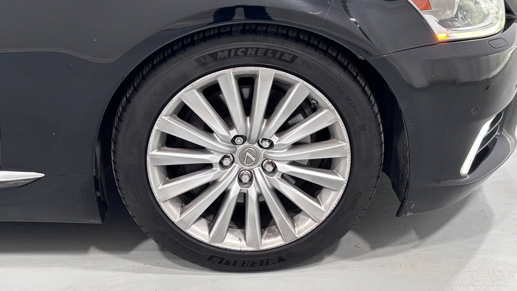 Used 2015 Lexus LS 460 L image 32