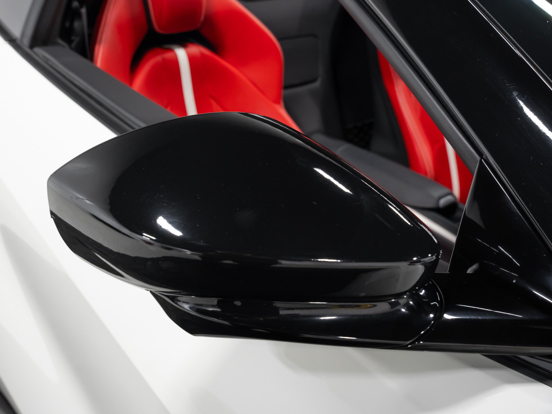 Used 2023 Ferrari 812 GTS RWD image 28