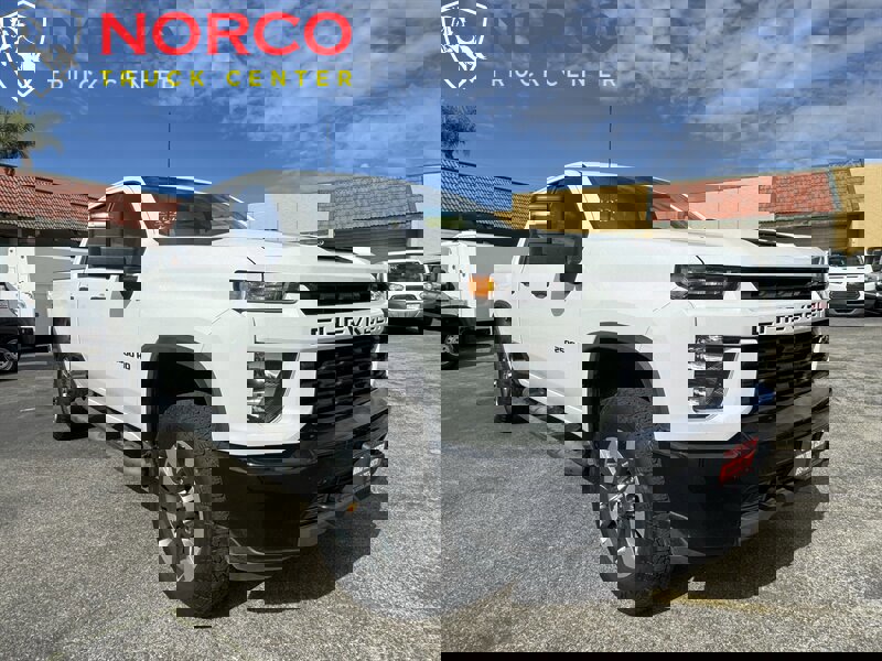 Used 2022 Chevrolet Silverado 2500 Custom w/ Custom Convenience Package image 2