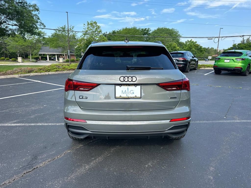 New 2025 Audi Q3 2.0T Premium image 5