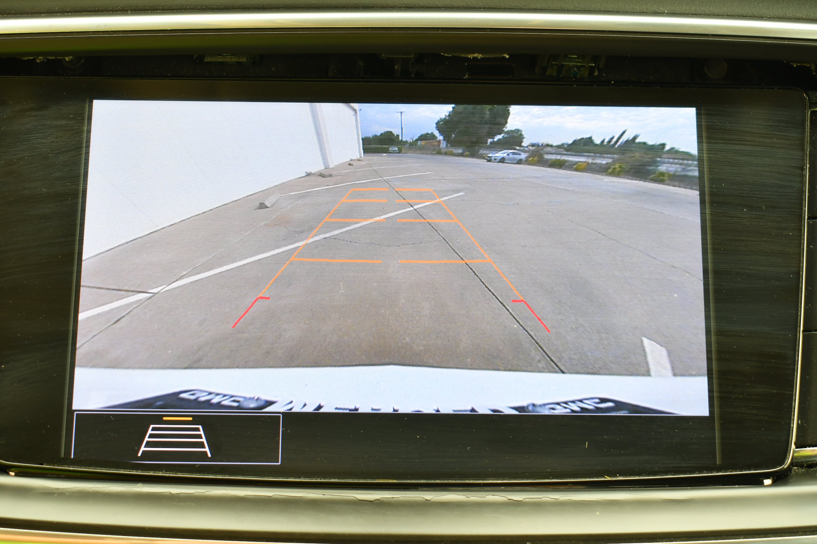 Used 2021 Buick Enclave Essence FWD image 7