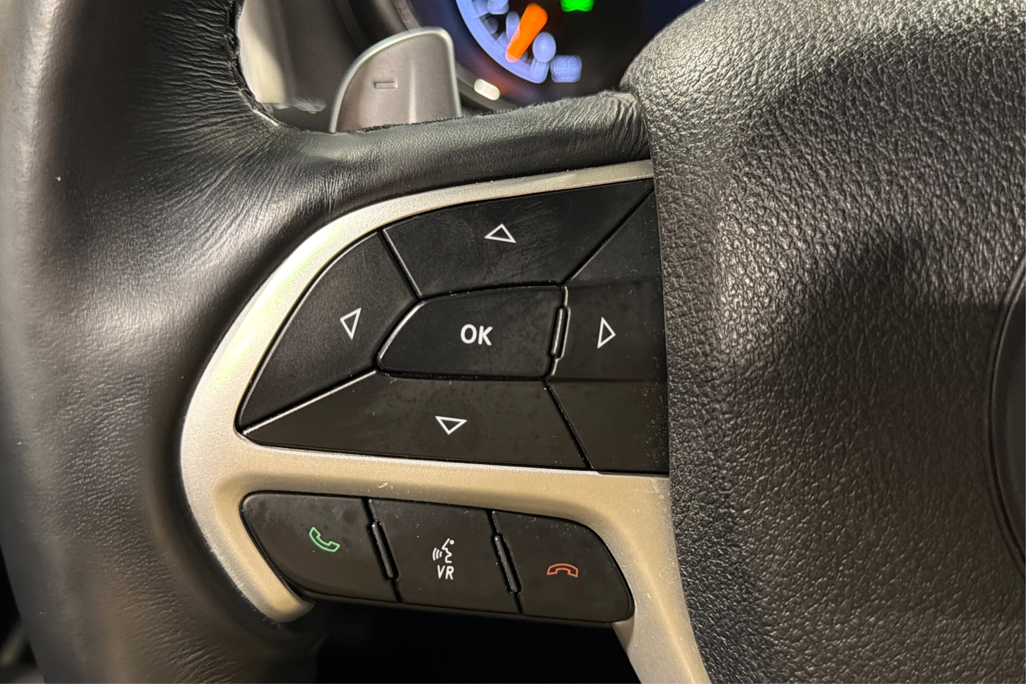 Used 2018 Jeep Grand Cherokee Summit AWD/4WD image 25
