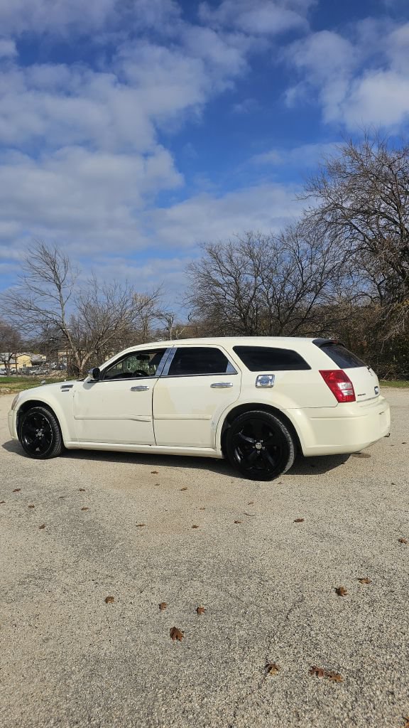 Used 2005 Dodge Magnum SE RWD image 4