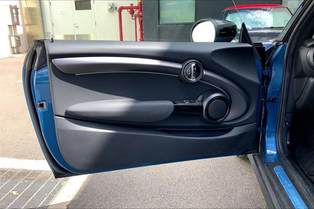 Certified 2023 MINI Cooper S w/ Signature Upholstery Package FWD image 19