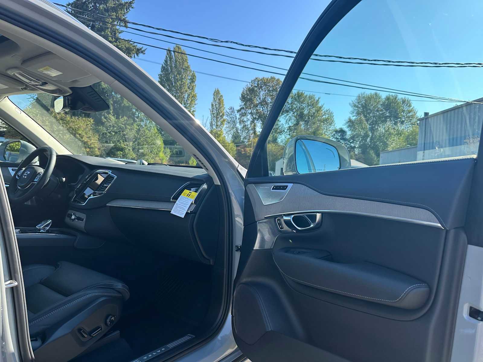 Certified 2025 Volvo XC90 B6 Ultra w/ Protection Package Premier image 11