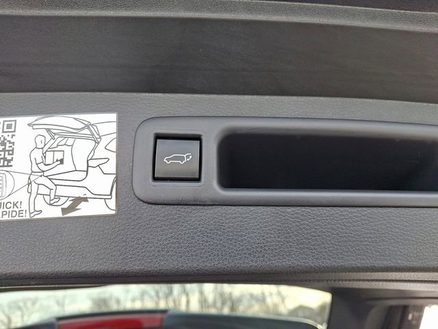 Used 2024 Toyota Highlander XLE image 32