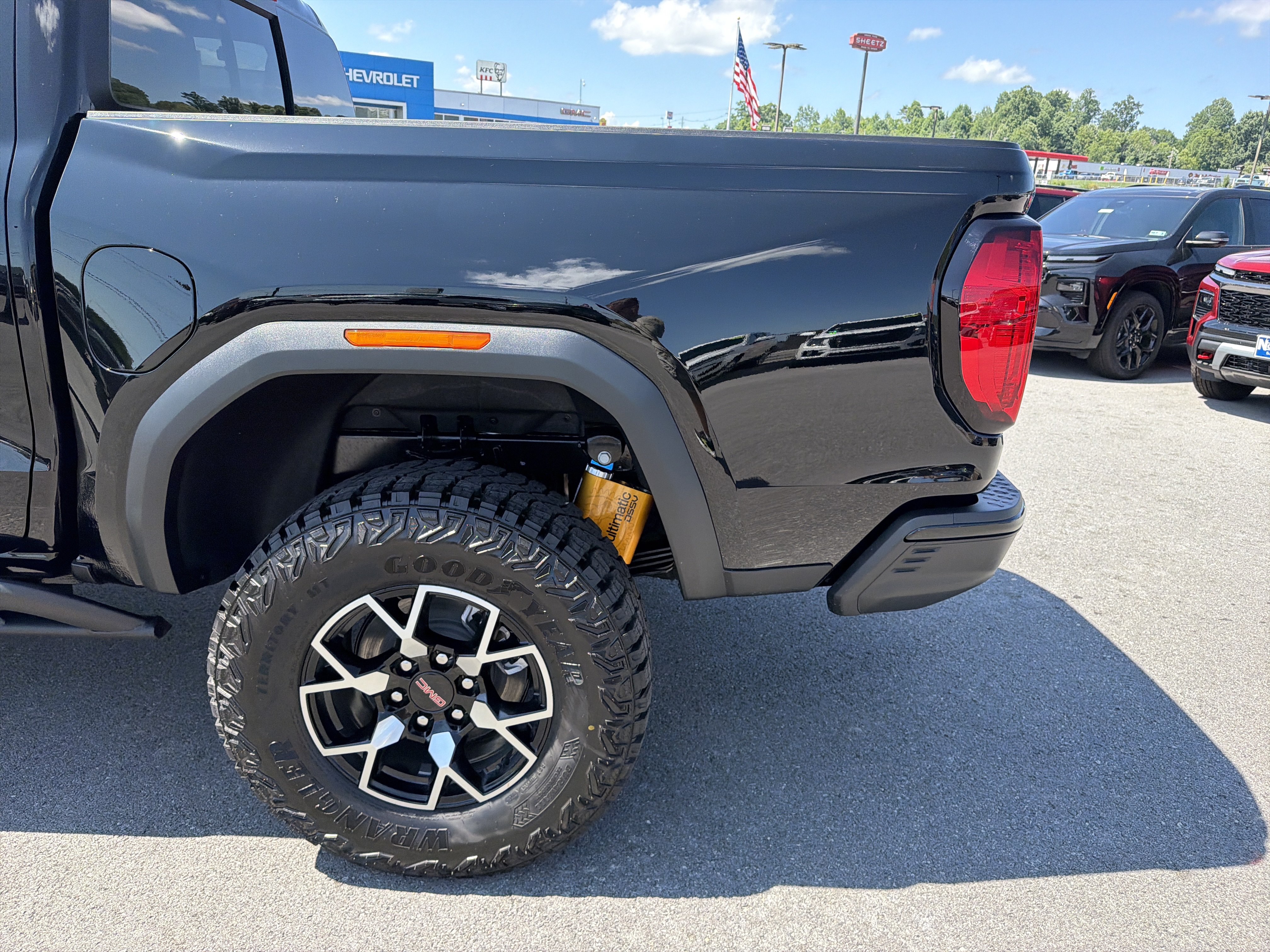 New 2026 GMC Canyon AT4X AWD/4WD image 9