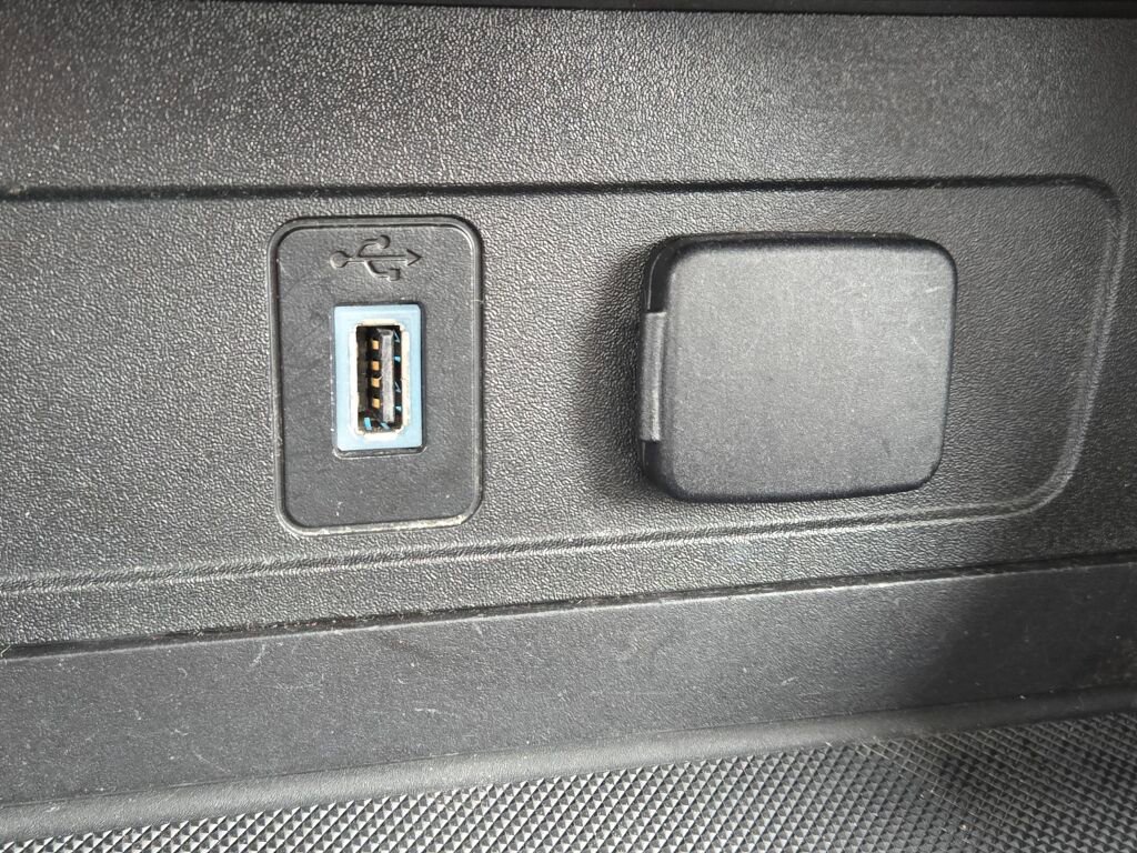 Used 2019 Ford Escape SEL image 30