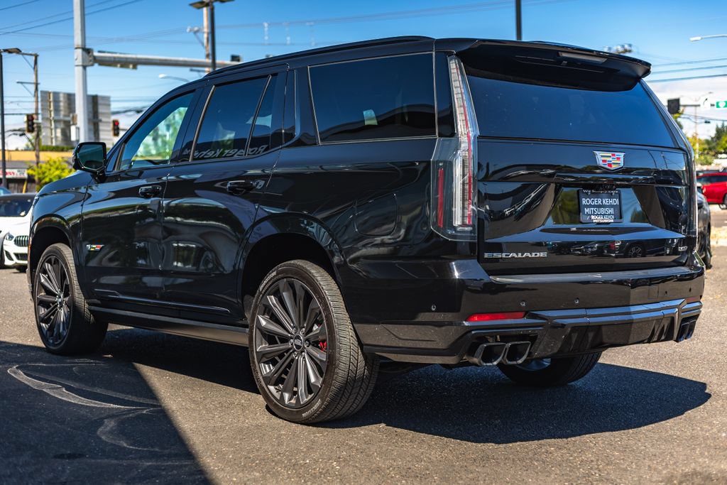 Used 2025 Cadillac Escalade V AWD/4WD image 9