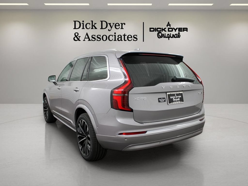 Used 2026 Volvo XC90 B5 Plus w/ Protection Package Premier AWD/4WD image 5