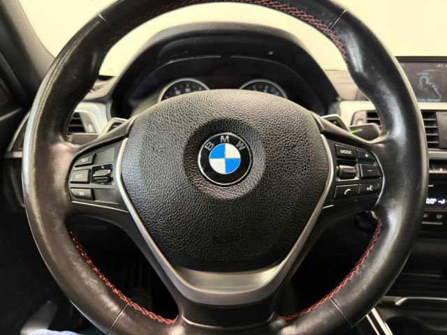Used 2018 BMW 330i Sedan w/ Shadow Sport Edition RWD image 15