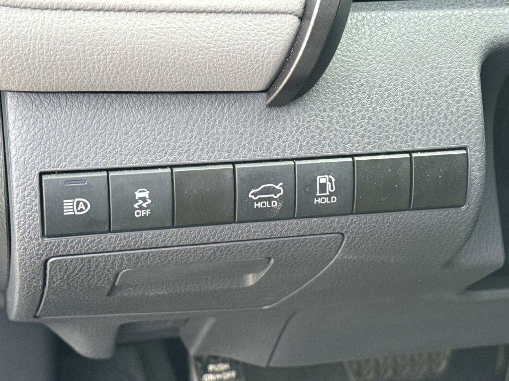 Used 2022 Toyota Camry LE w/ Convenience Package FWD image 28