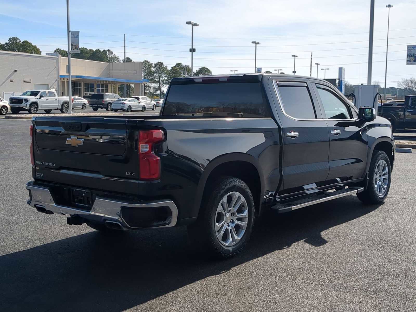 Used 2022 Chevrolet Silverado 1500 LTZ image 8