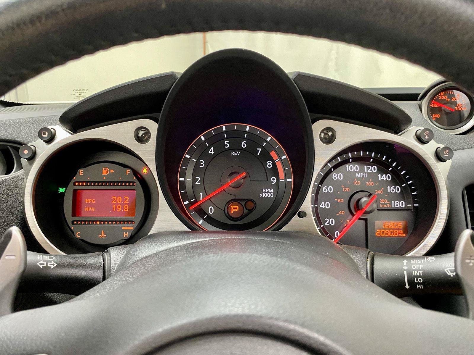 Used 2017 Nissan 370Z Touring Sport RWD image 33