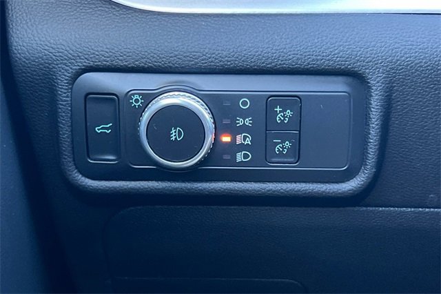 Used 2022 Ford Explorer XLT w/ Equipment Group 202A image 32