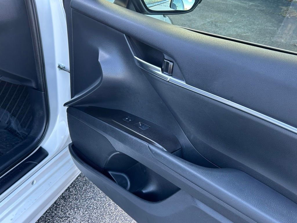 Used 2024 Toyota Camry SE w/ Convenience Package image 30