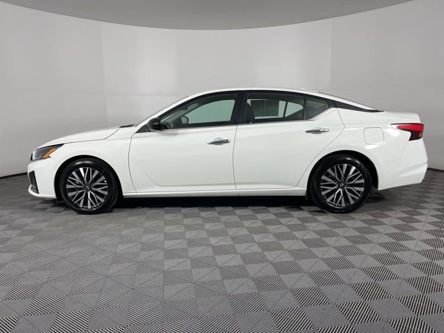 Used 2025 Nissan Altima 2.5 SV image 6
