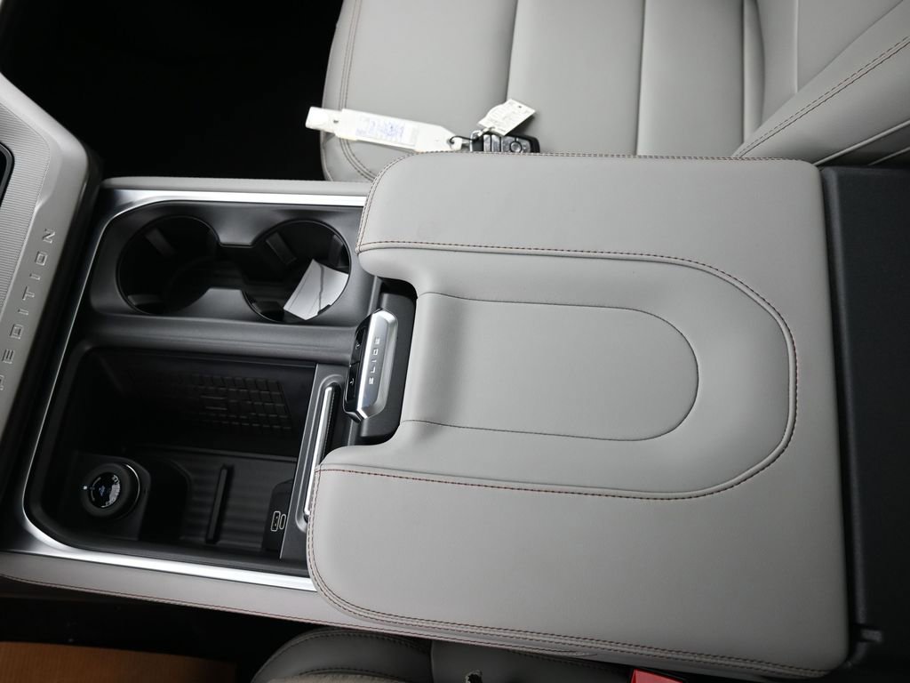 New 2025 Ford Expedition Active image 33