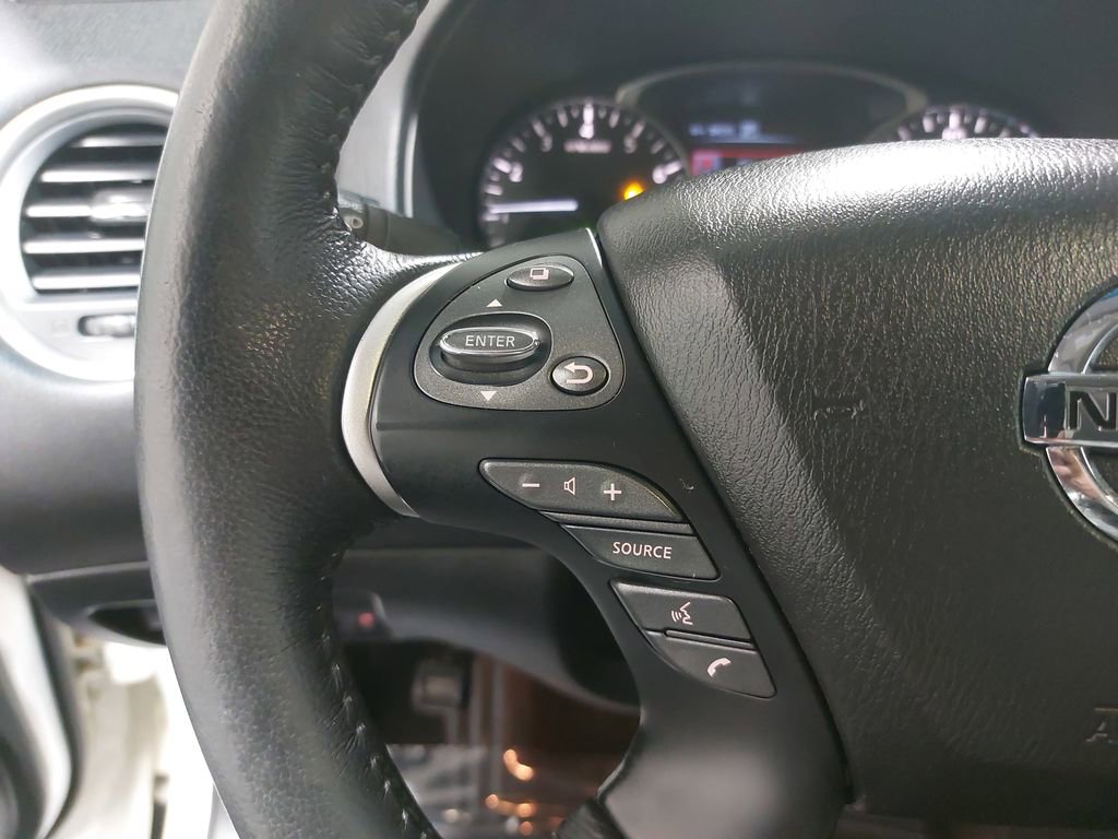 Used 2019 Nissan Pathfinder SL image 19