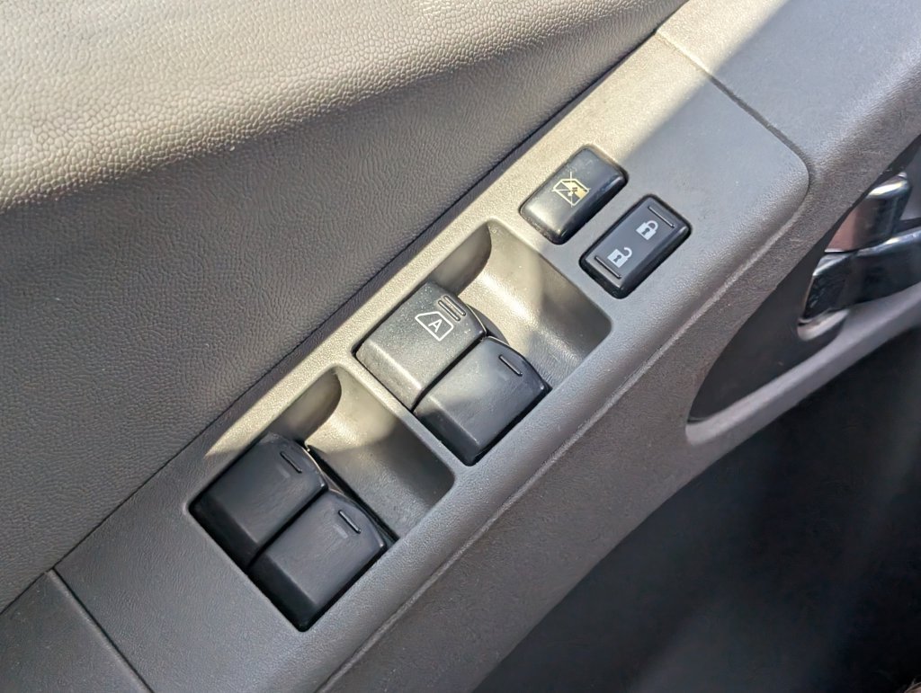 Used 2015 Nissan Frontier SV RWD image 12