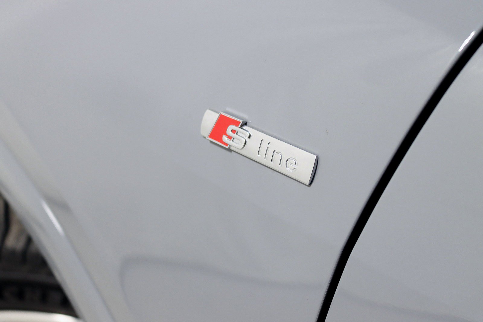 Used 2022 Audi Q4 e-tron Premium Plus image 13