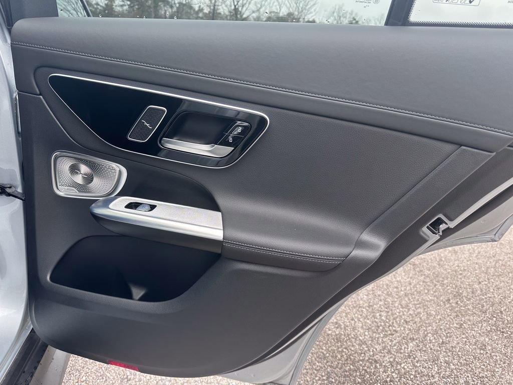 Certified 2024 Mercedes-Benz GLC 300 4MATIC image 33