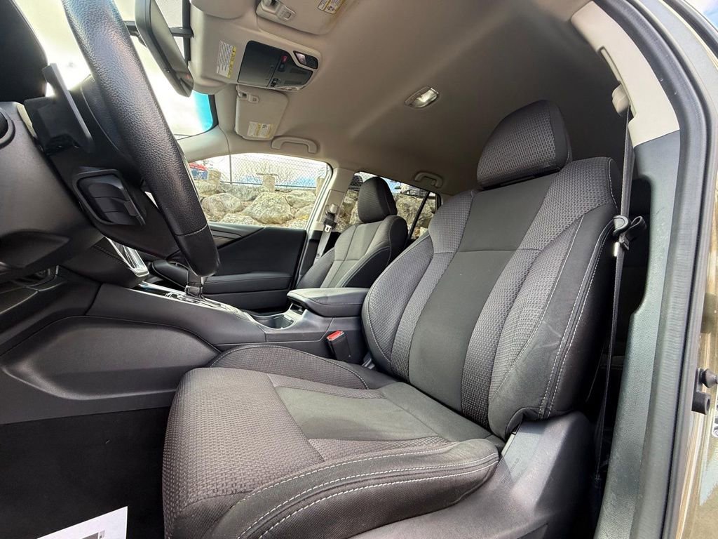 Used 2022 Subaru Outback Premium image 14