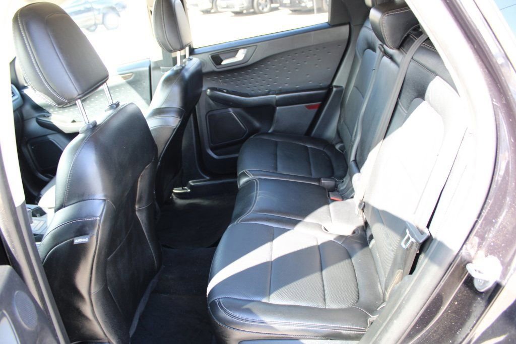 Used 2020 Ford Escape Titanium image 29