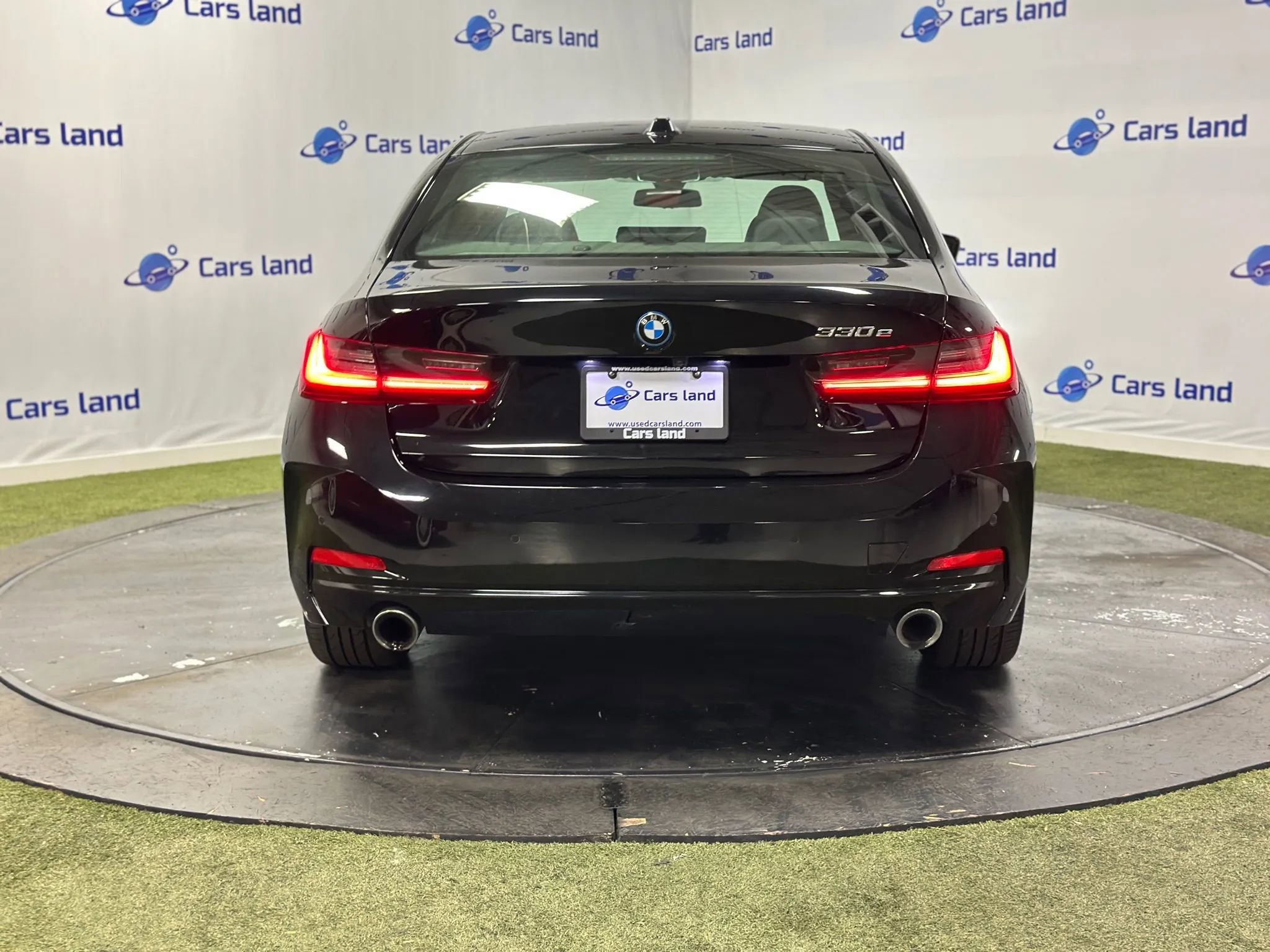 Used 2023 BMW 330e w/ Driving Assistance Package image 5