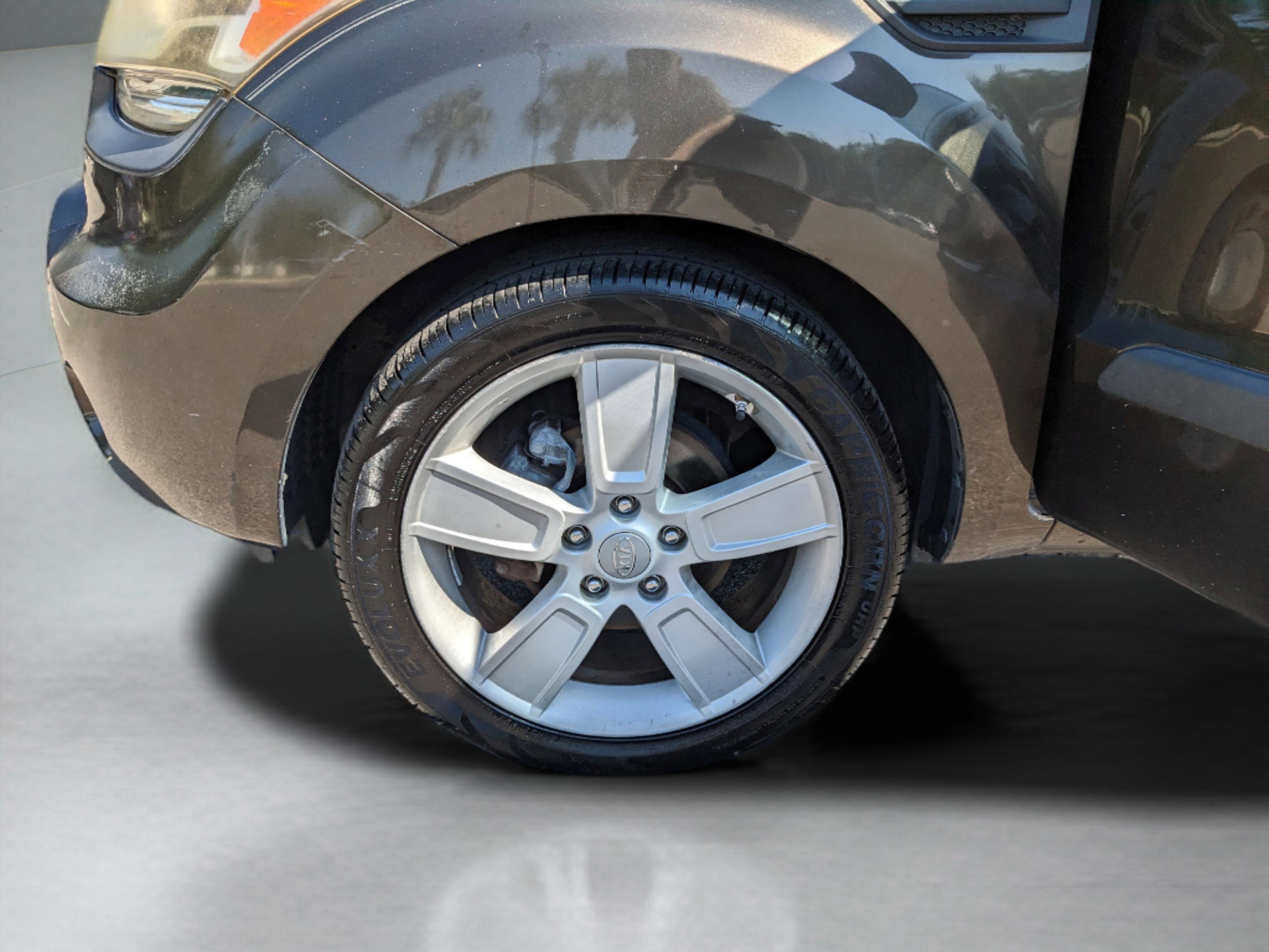 Used 2011 Kia Soul ! image 23