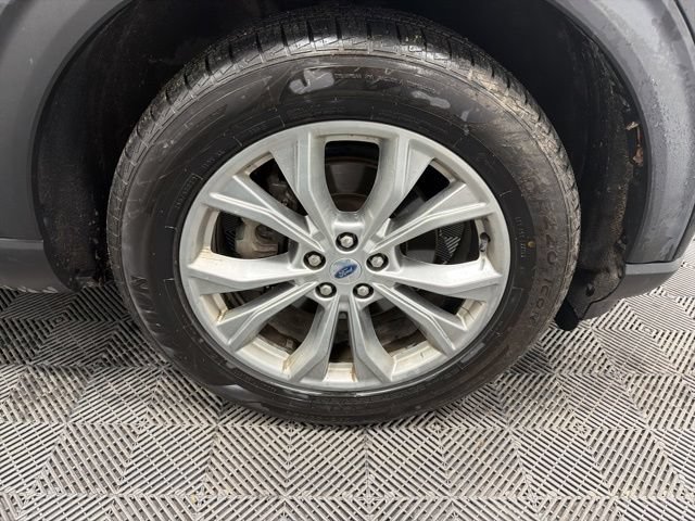 Used 2020 Ford Explorer XLT w/ Equipment Group 202A AWD/4WD image 7