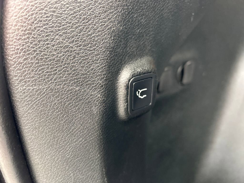 Certified 2019 Jeep Cherokee Limited image 30