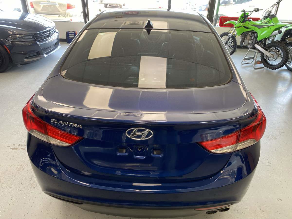 Used 2013 Hyundai Elantra SE FWD image 12