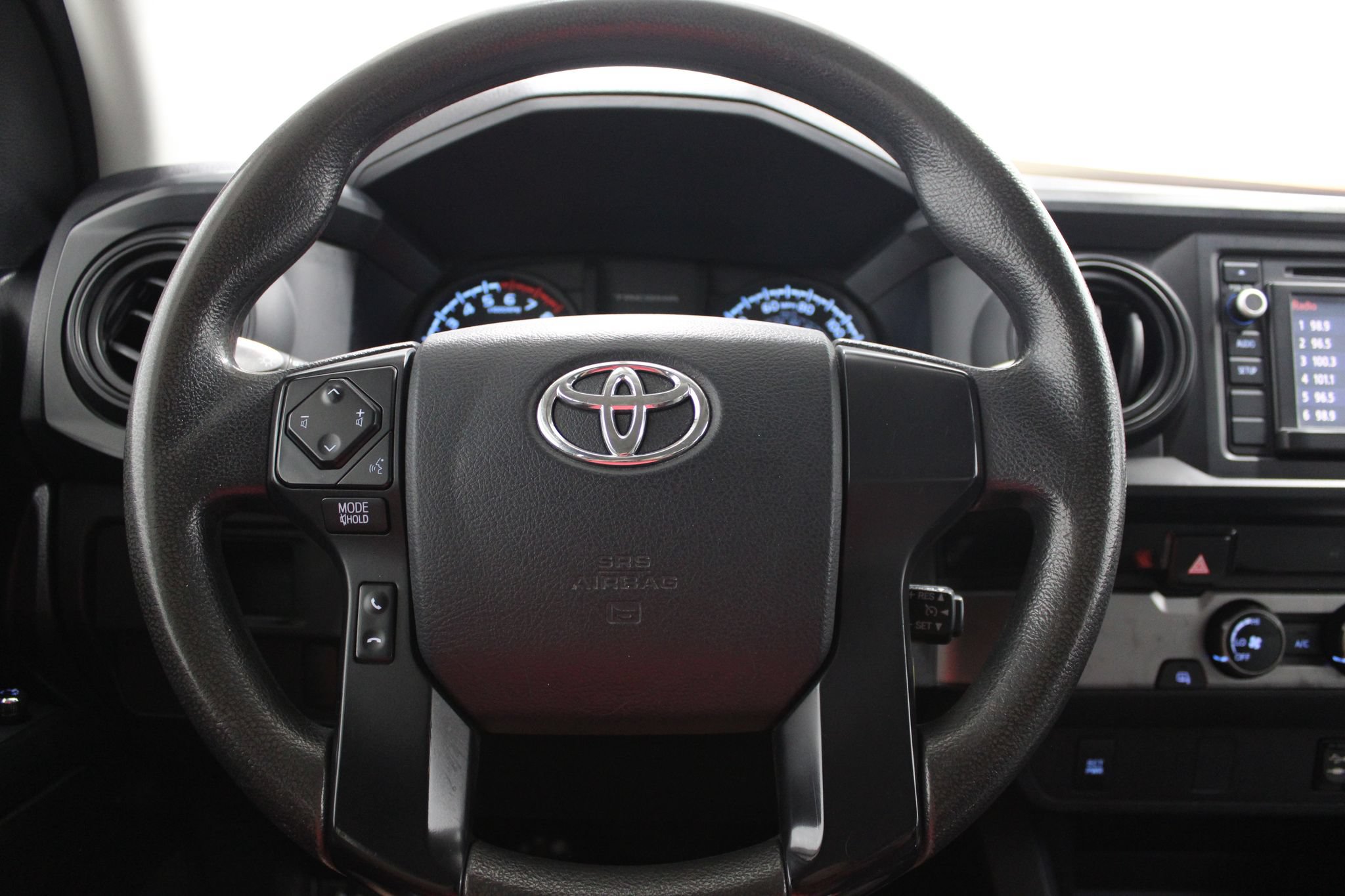 Used 2017 Toyota Tacoma SR RWD image 22