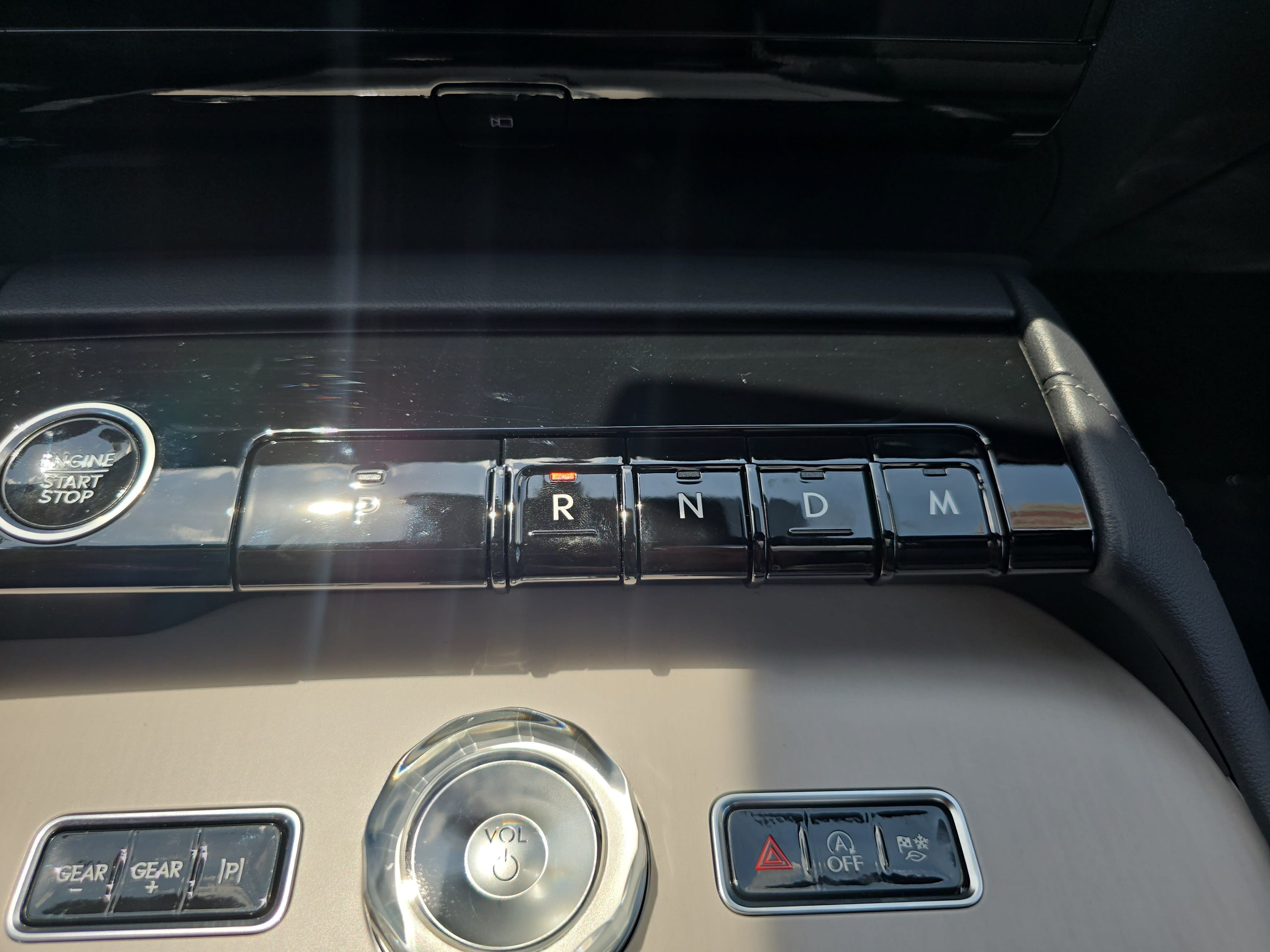New 2027 Lincoln Navigator Reserve w/ Jet Appearance Package AWD/4WD image 26