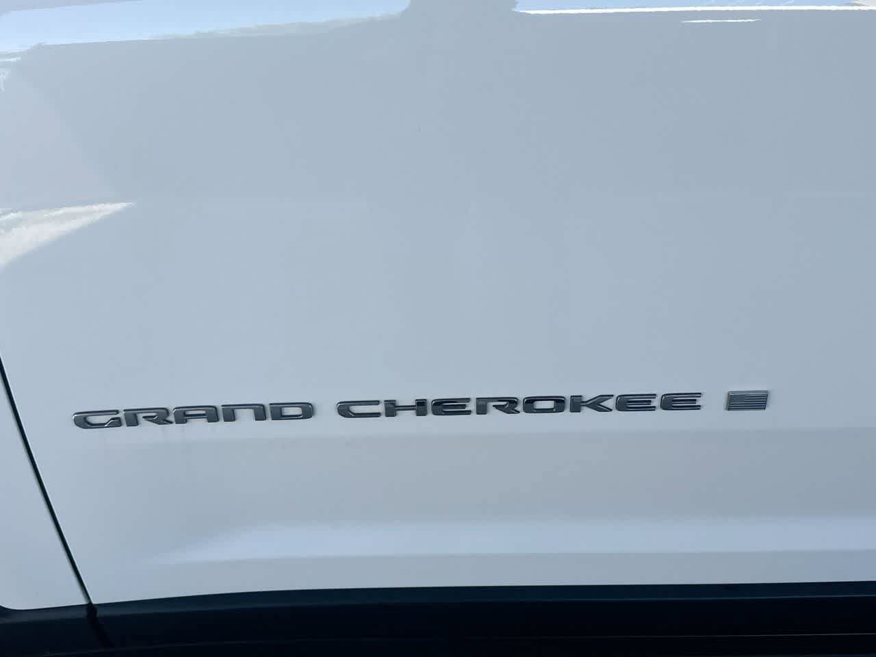 Used 2023 Jeep Grand Cherokee L Limited AWD/4WD image 10