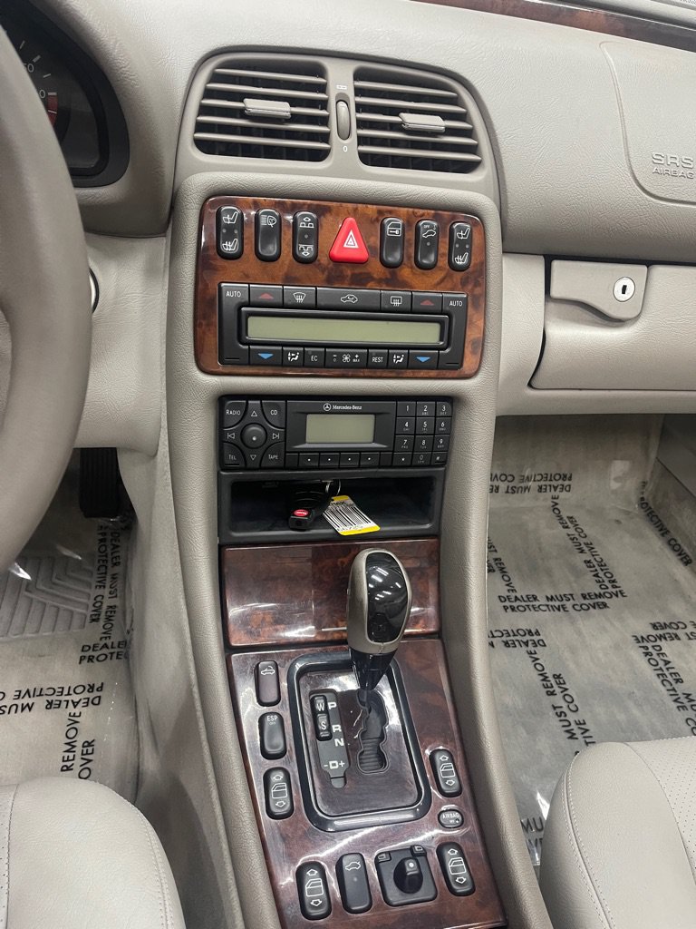 Used 2002 Mercedes-Benz CLK 320 Cabriolet image 22