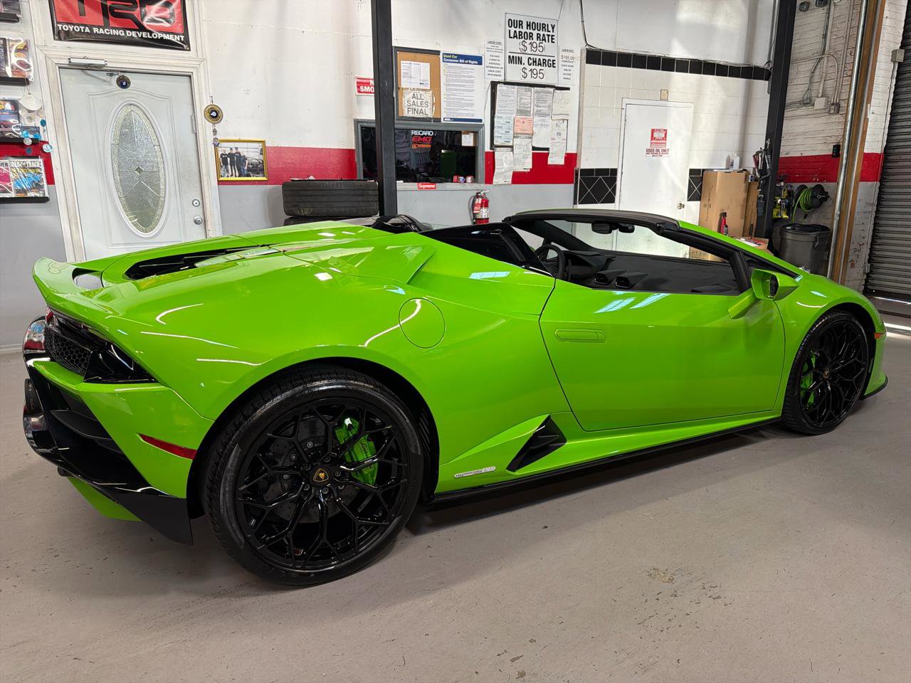 Used 2024 Lamborghini Huracan EVO AWD/4WD image 4