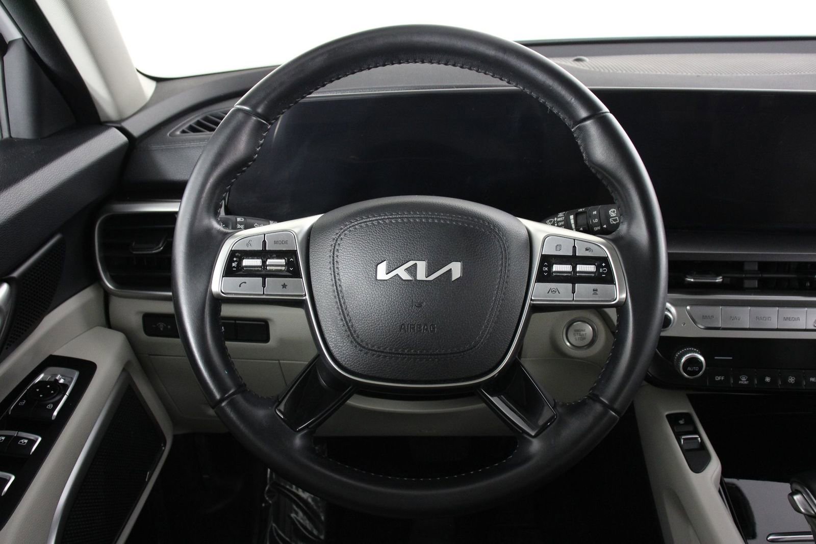 Used 2023 Kia Telluride S image 8