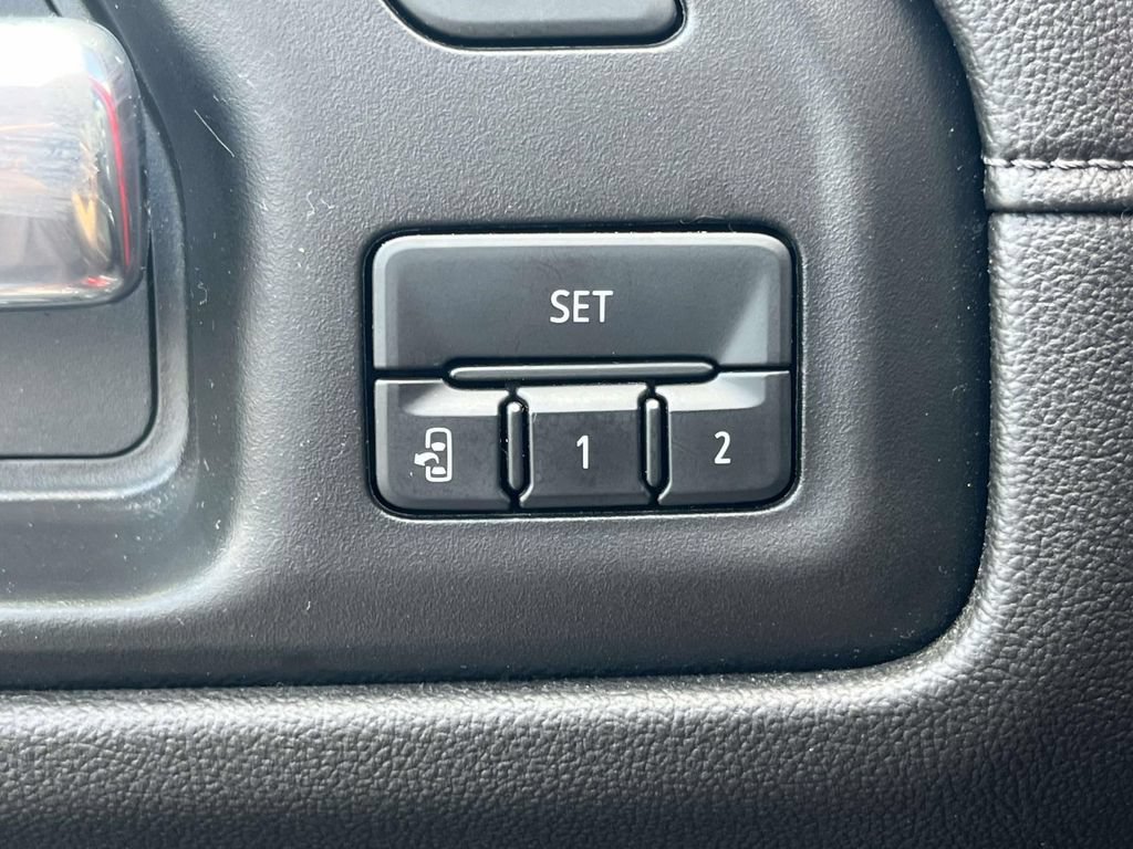 Used 2022 GMC Sierra 1500 SLT w/ SLT Premium Plus Package AWD/4WD image 29