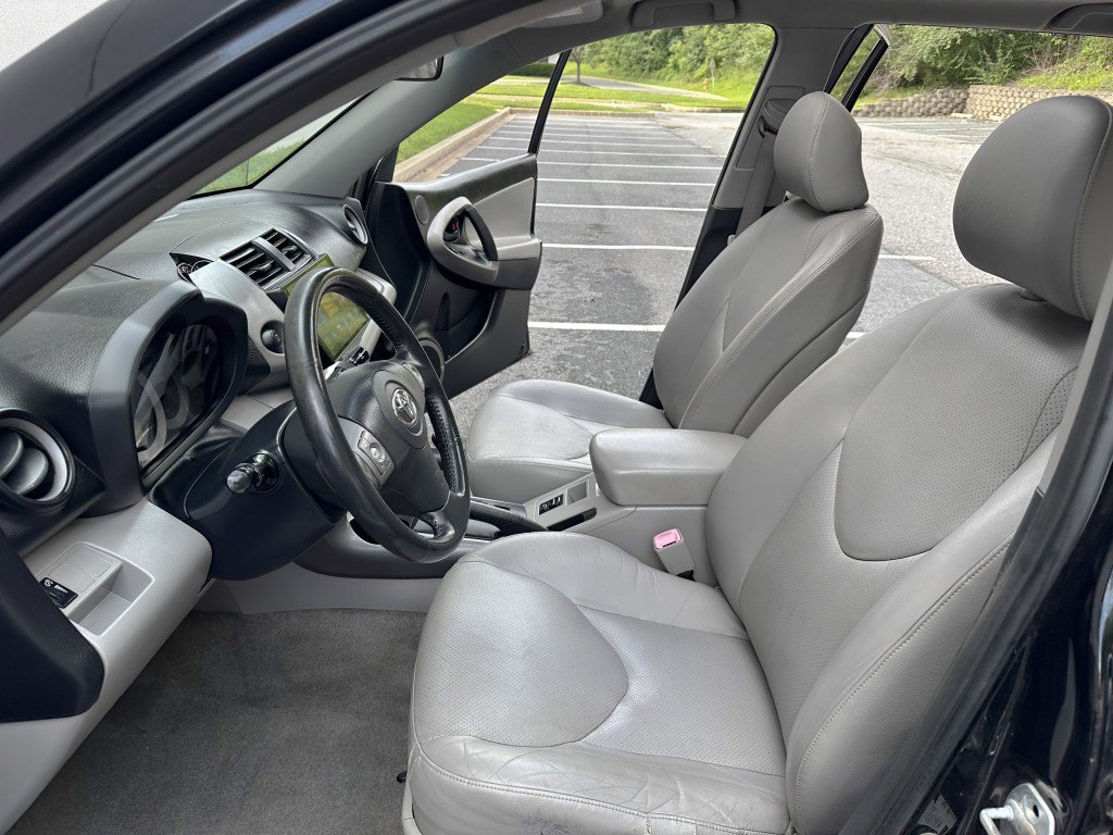 Used 2007 Toyota RAV4 Limited AWD/4WD image 17