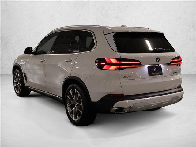 New 2026 BMW X5 xDrive50e w/ Premium Package AWD/4WD image 8