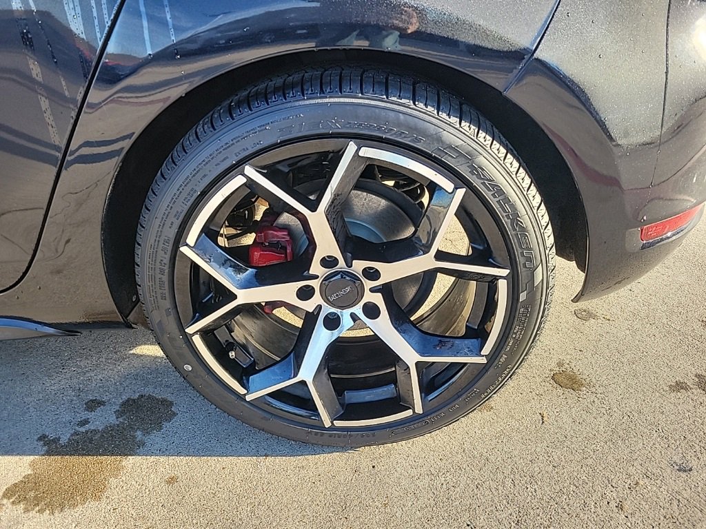 Used 2012 Volkswagen GTI 4-Door image 23