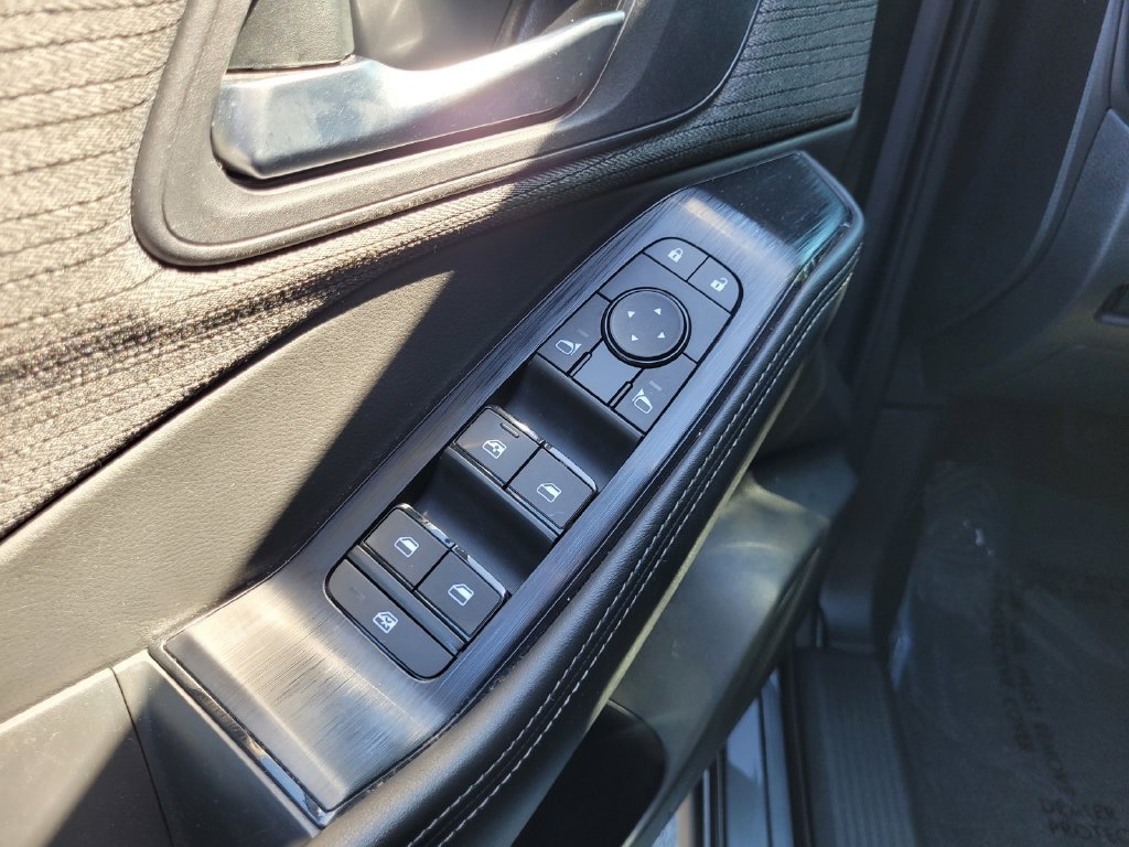 Used 2023 Nissan Rogue SV FWD image 26